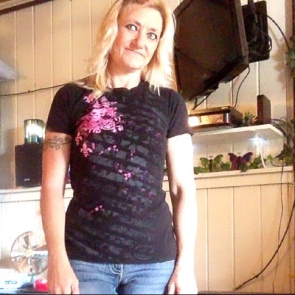 Skull design tee - Picture 2 of 8